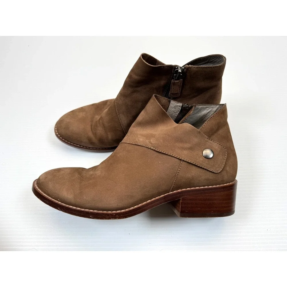 Eileen Fisher Billie‎ Ankle Boots Women 7.5 EUC Leather Zip Closure Round Toe